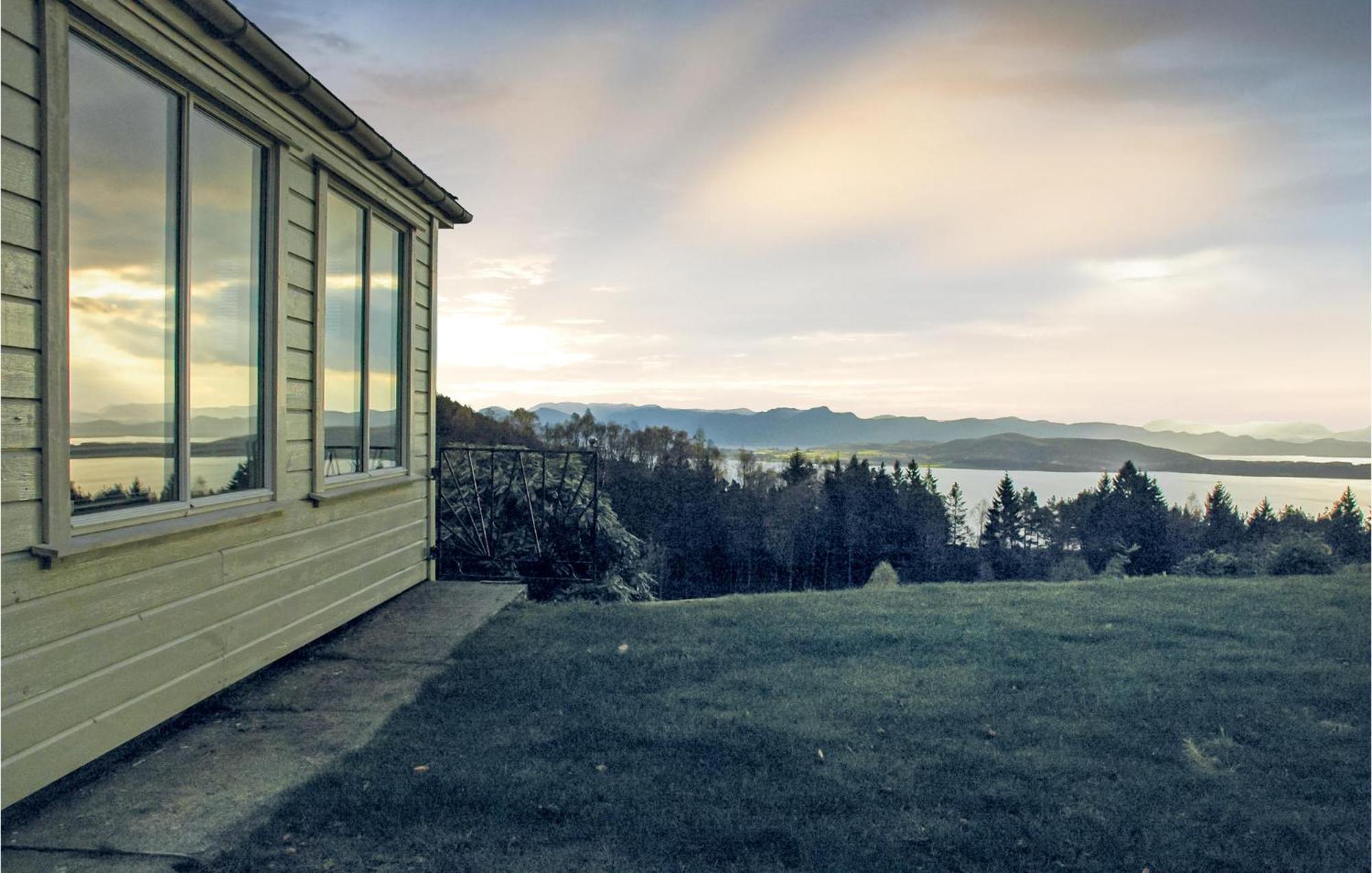 Stunning Home In Tau With House A Mountain View Esterno foto